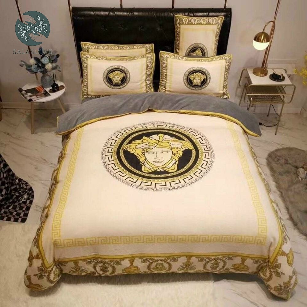 Versace Bedding Set With Versace Logo
